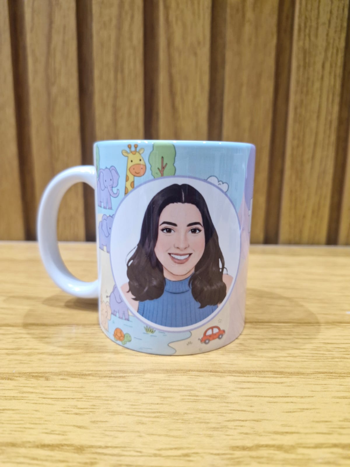 Verso da caneca com ilustração personalizada